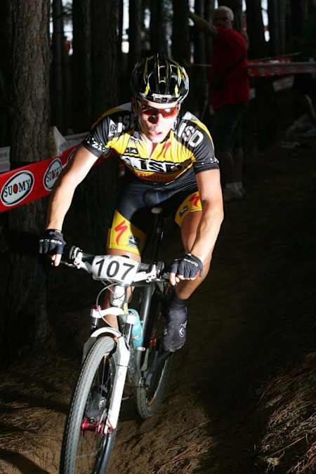 Henrique Avancini racing in 2009 in Italy during a race for the ISD Cycling Team.