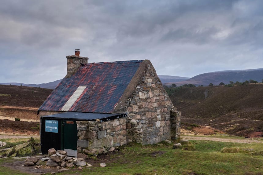 Cairngorms Top 10 Hidden Adventures Activities Melgarve bothy next morning for a coffee stop. cairngorms top 10 hidden adventures