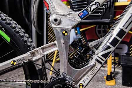 Intense 29er con recorrido de 200 mm en la suspensión trasera.