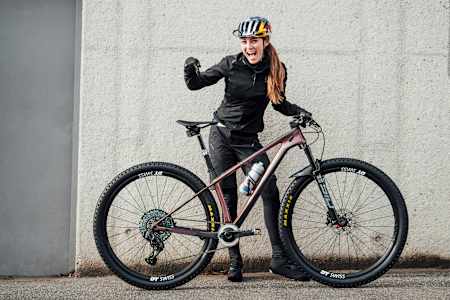 Leogang World Cup riders - custom bikes, kits, helmets