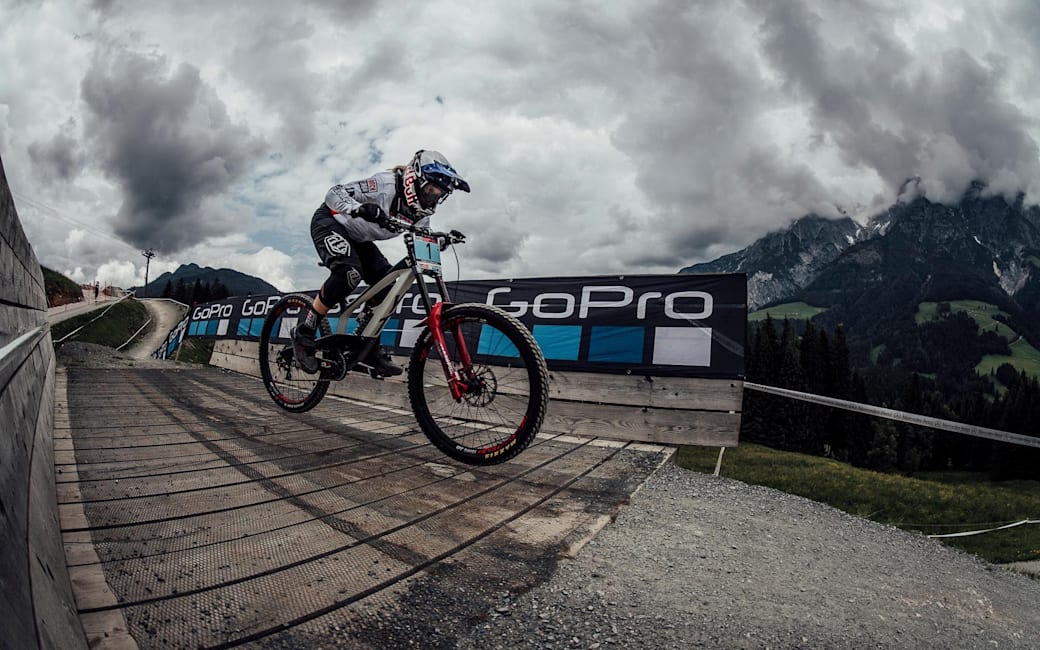 uci downhill world cup 2018