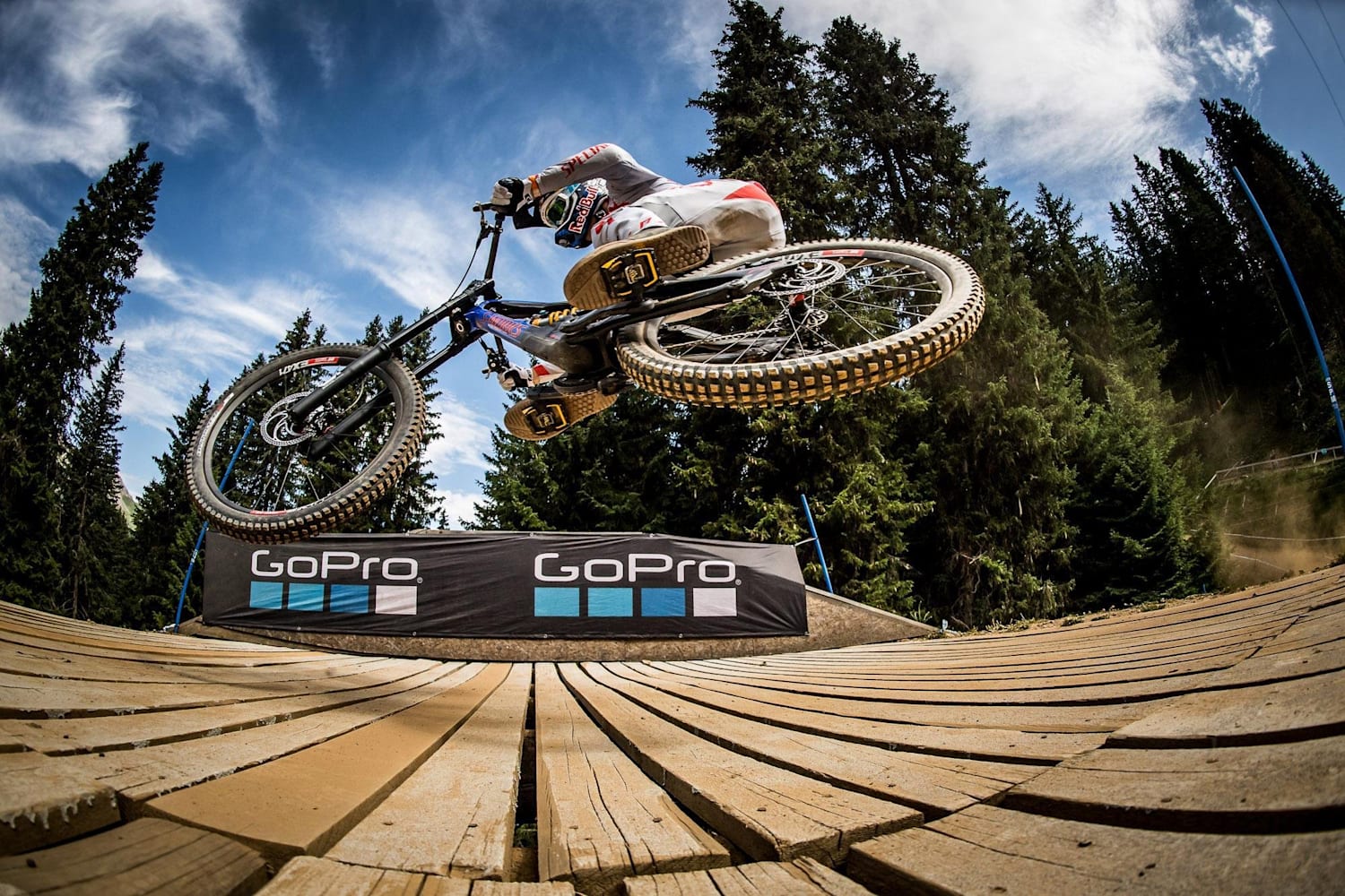 Loïc Bruni MTB ++video++ Fast Life Red Bull Bike