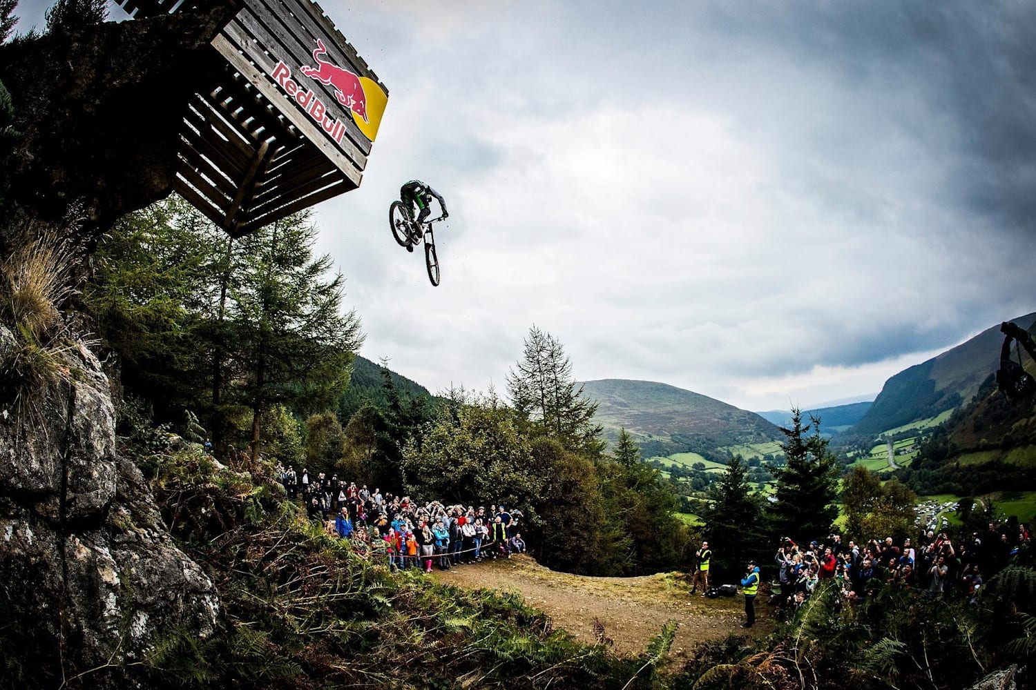 Red Bull Hardline 2017 course in numbers ++video++