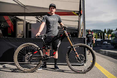Gavin Black – Manon Carpenter/Radon Factory DH Gavin Black mechanic for Manon Carpenter/Radon Factory DH