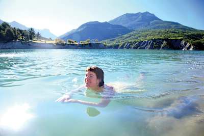 On a good day you'll have crystal clear waters in Lac de Serre-Ponçon