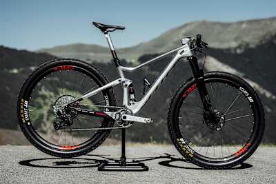 La full suspended Scott Spark 2019 di Nino Schurter.