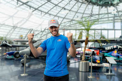 El streamer español posa en el Hangar-7 en Salzburgo