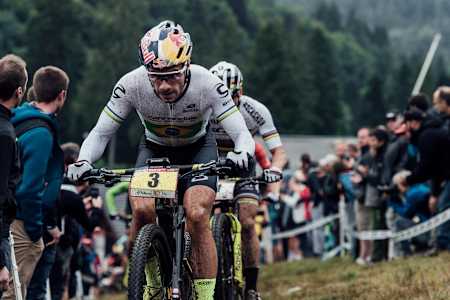 Henrique Avancini rides up the climb during the XCC race at Rd 7 of the UCI XCO MTB World Cup 2018 in La Bresse, France on August 24, 2018.