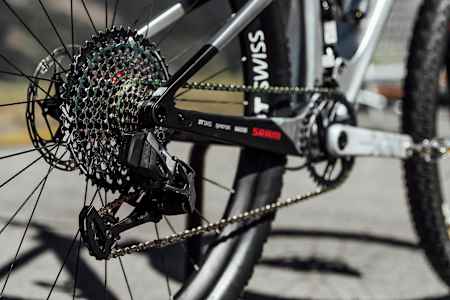 SRAM’s XX1 Eagle AXS wireless electronic shifting seen on Nino Schurter's bike