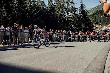 Jolanda Neff bolts off the start during the XCC race at Rd 6 of the UCI MTB World Cup 2019 in Lenzerheide, Switzerland.