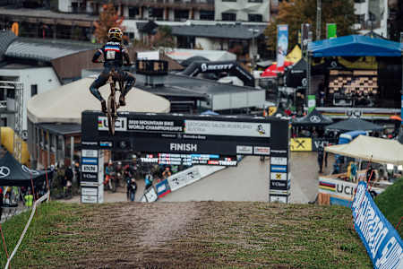 Loïc Bruni on the downhill course during finals at the UCI DH World Championships in Leogang, Austria, on October 11, 2020.