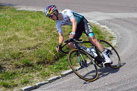 Radprofi Toni Palzer mit BORA-hansgrohe unterwegs bei der Tour of the Alps.