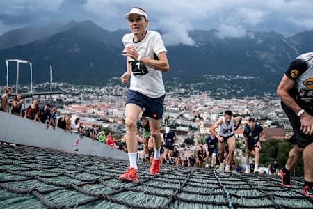 Andi Goldberger bezwingt den Bergisel zum ersten Mal von unten nach oben.