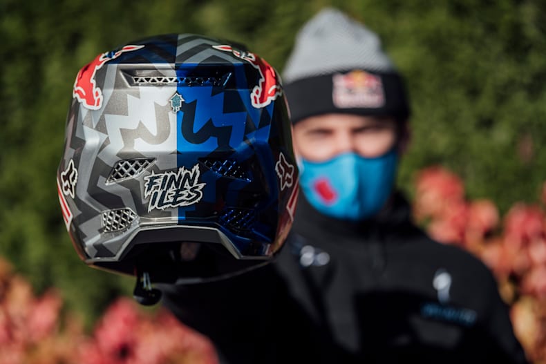 Custom mtb helmet clearance