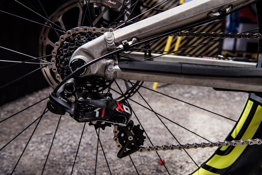 how to shift gears on a mountain bike