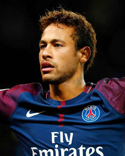 Finaliste de C1, Neymar est le milieu gauche de notre onze FIFA 21 des meilleurs joueurs les mieux notés.