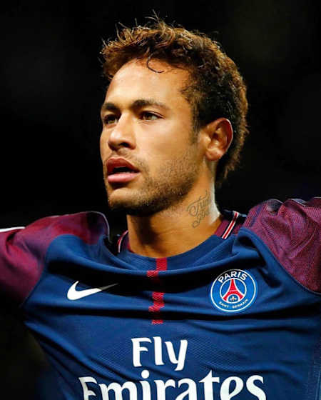 Finaliste de C1, Neymar est le milieu gauche de notre onze FIFA 21 des meilleurs joueurs les mieux notés.