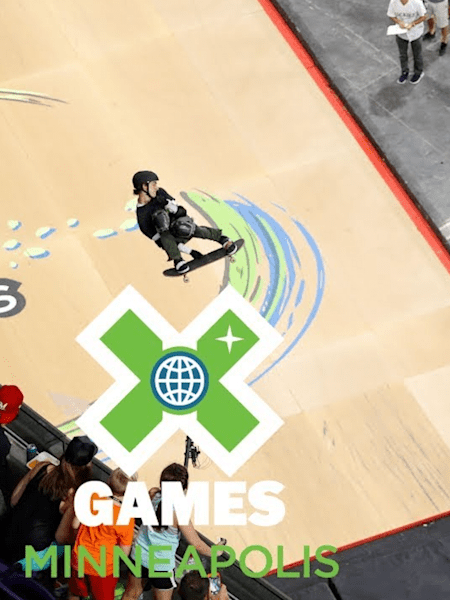 Mitchie Brusco planchando el primer 1260 de la historia del skate en el Big Air de los X Games de Minneapolis 2019.
