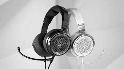 La imagen muestra el Corsair Virtuoso Pro en blanco y negro.