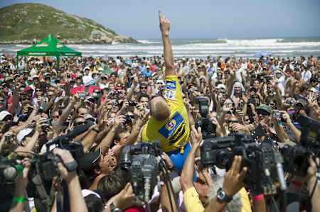 Mick Fanning wins the 2007 world title at the Rio Pro