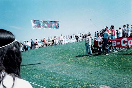 Linia de sosire pentru un concurs de cross-country tipic pentru anii '90
