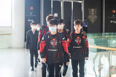 A photo of Phong Vũ Buffalo during Day 4 of the MSI Play-In Stage.