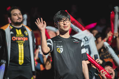 A photo of Kang Chan-yong in action