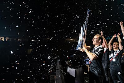 A photo of G2 Esports’ Luka ‘Perkz’ Perković lifting the trophy after the LEC Summer Final in Athens, Greece.