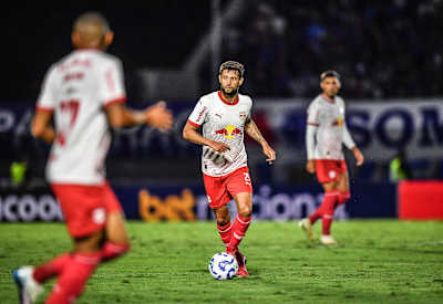 Juninho Capixaba on the ball during a Red Bull Bragantino match.