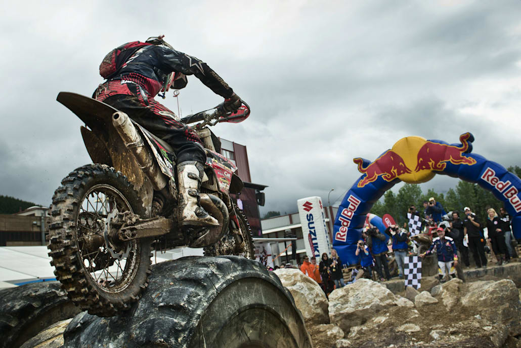 Στον τερματισμό αγώνα Hard Enduro