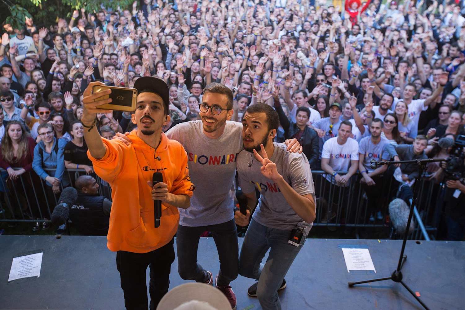 Bigflo Et Oli Concert Vaison La Romaine Vidéo : Le concert privé du duo Bigflo & Oli à Pluduno