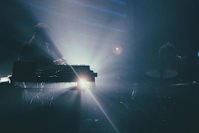 Luke Abbott live with Szun Waves