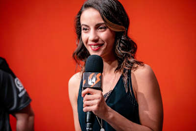 Laure Valle conducting an interview