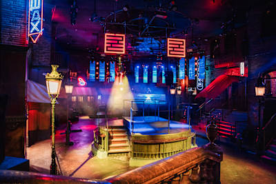 Javier Regas es el culpable de la icónica estética del club a semejanza de una calle del Bronx