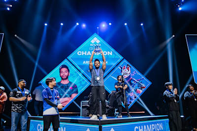 Arslan Ash lifts the trophy at EVO US 2023