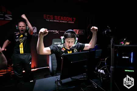 Team Vitality head coach XTQZZZ and player apEX at the ECS tournament.