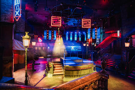 Javier Regas es el culpable de la icónica estética del club a semejanza de una calle del Bronx