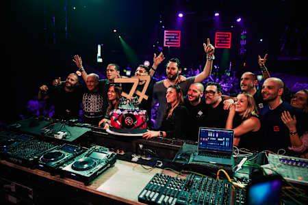 No falto la tarta para celebrar con todos los presentes tan importante aniversario