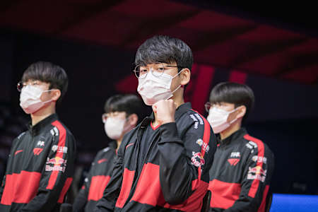T1 prepare to leave for Worlds 2022 after their LCK Summer Season performance. 
