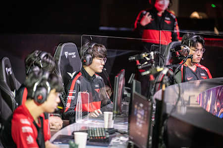 Faker and T1 face their biggest roadblock between them and an undefeated, historic split, Gen.G