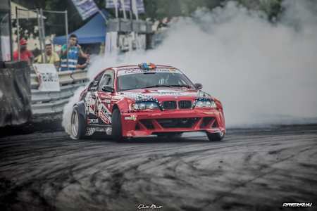 Natalia conduce un BMW E46 cu motor american și 486 de cai putere