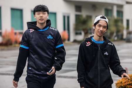 Image of Cloud9 players  Robert 'Blaber' Huang and Joseph 'Jojopyun' Pyun.