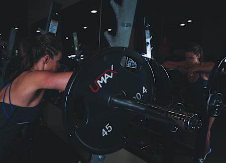 如果你想要顺利减去脂肪，重量训练将比有氧运动更重要！