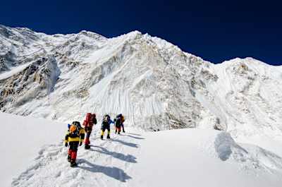 Tienes que superar el bloqueo mental que sientes al ver las dimensiones del Everest.