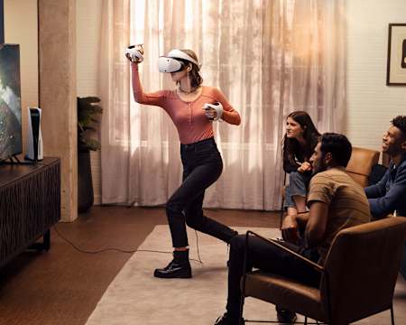 Un grupo de jugadores se junta para jugar a PSVR2.