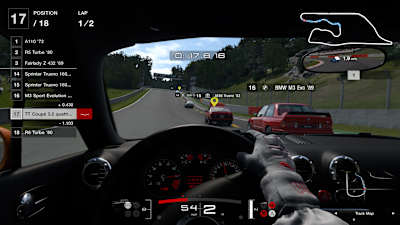 Captura de pantalla de My First Gran Turismo para PlayStation 5 muestra una carrera desde la perspectiva de la cabina del piloto