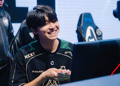 Quid smiles at Worlds 2025 Swiss Stage in Beijing, China