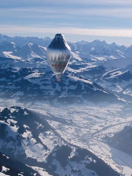 Bertrand Piccard and Brian Jones flew around the world in the Breitling Orbiter 3