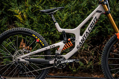 Laurie Greenland's Santa Cruz V10 mountain bike