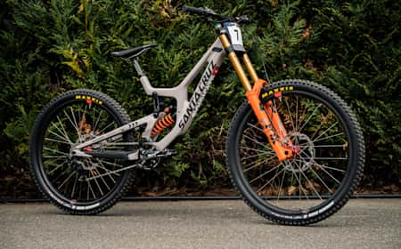 Santa Cruz V10：ローリー・グリーンランドの最新ダウンヒルMTBを徹底 